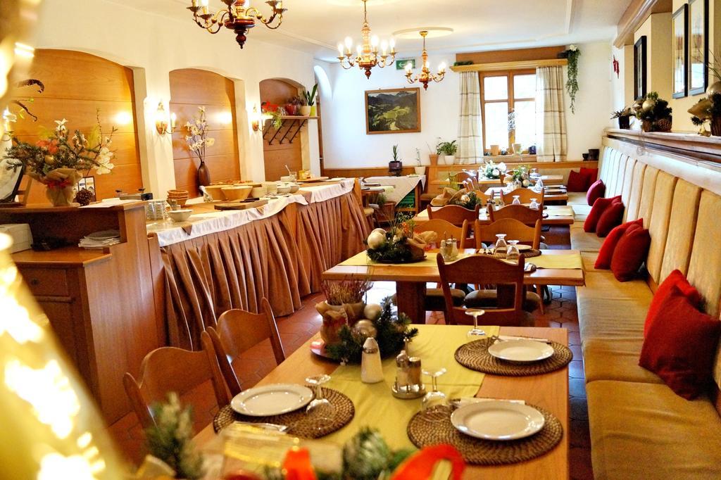 Hotel Gasthof Zum Schupfen Innsbruck Zimmer foto
