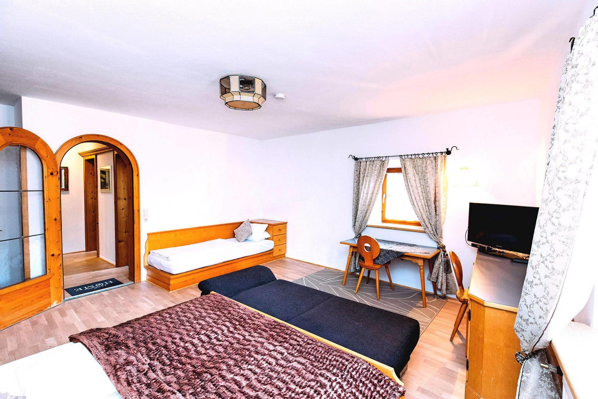 Hotel Gasthof Zum Schupfen Innsbruck Exterior foto